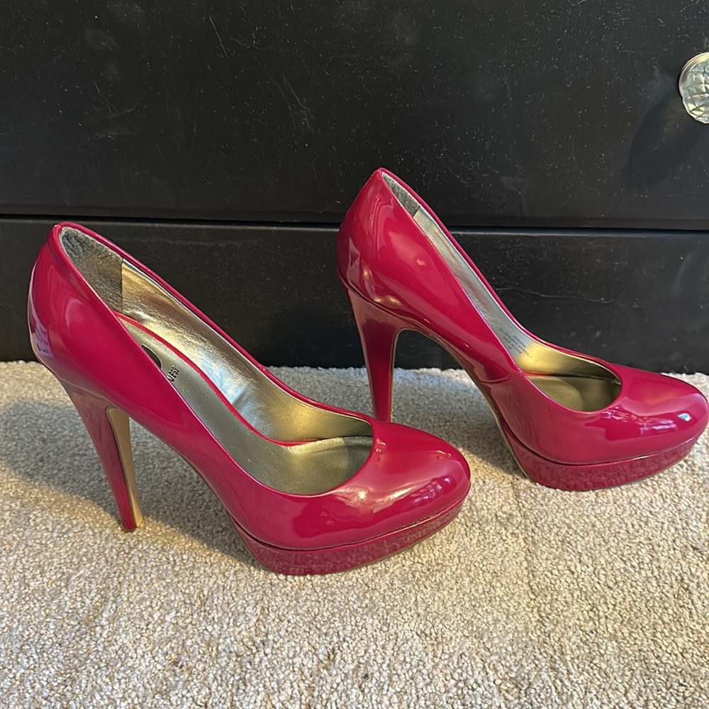 Bright Magenta High Heels - Picture 4 of 7